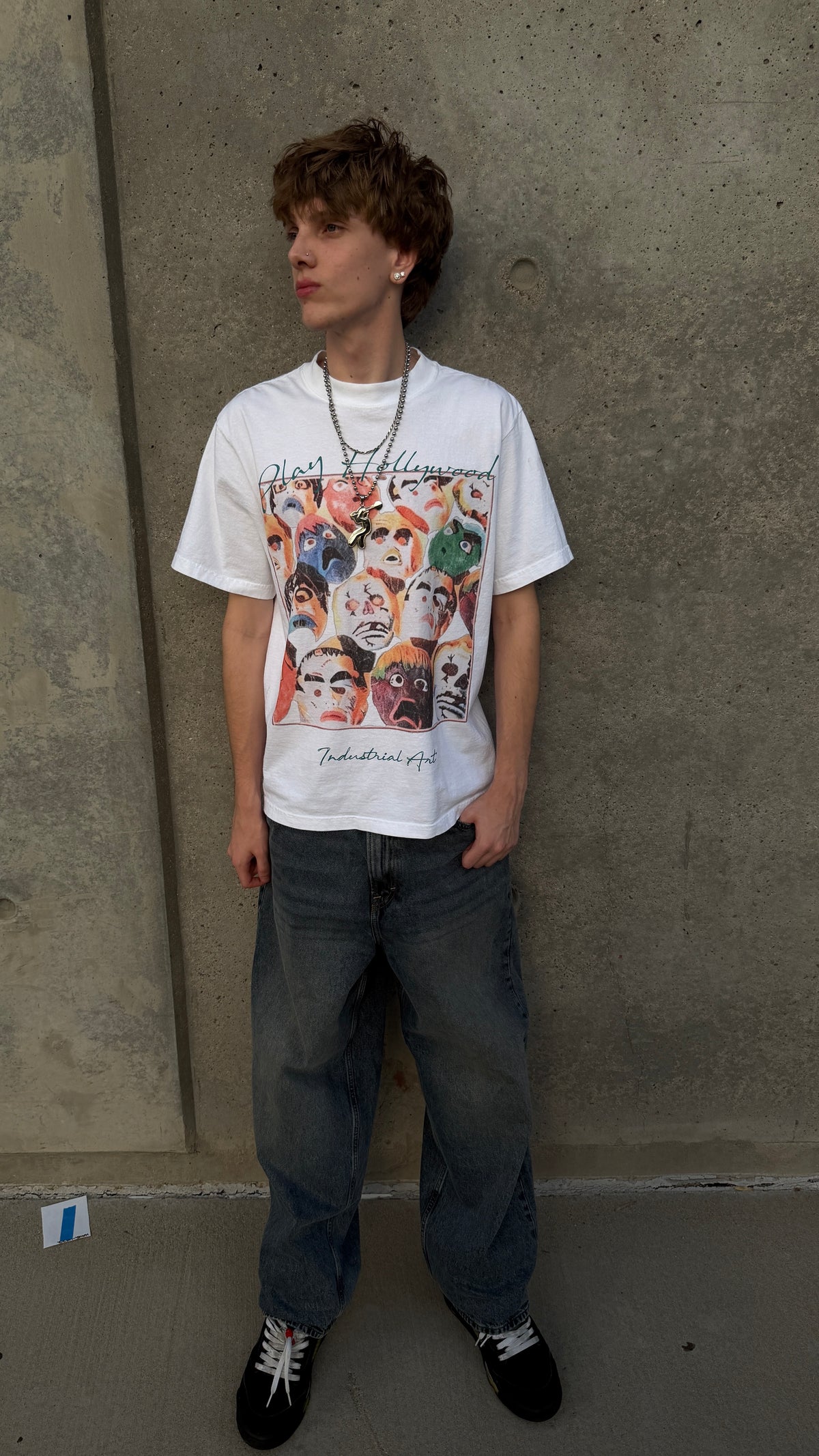 MANY FACES TEE